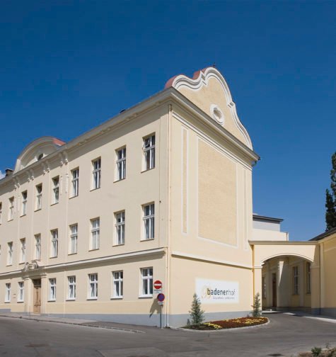 HOPPE-Content-Bild-Referenzobjekte-Hotel-Badenerhof-Kuranstalt-Mariazellerhof-01-850-x-900-475x504