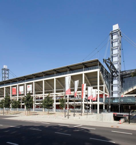 HOPPE-Content-Bild-Referenzobjekte-RheinEnergieStadion-02-850-x-900-475x504