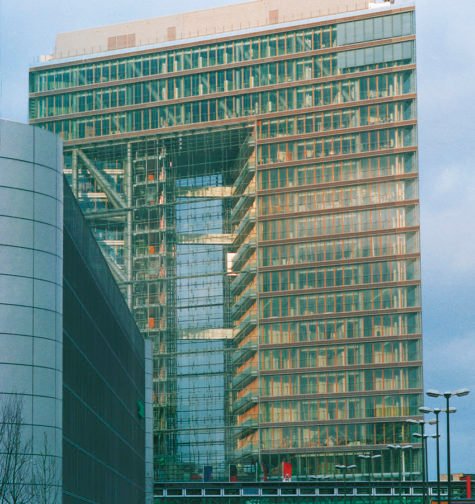 HOPPE-Content-Bild-Referenzobjekte-Stadttor-Duesseldorf-04-850-x-900-475x504