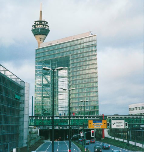 HOPPE-Content-Bild-Referenzobjekte-Stadttor-Duesseldorf-05-850-x-900-475x504